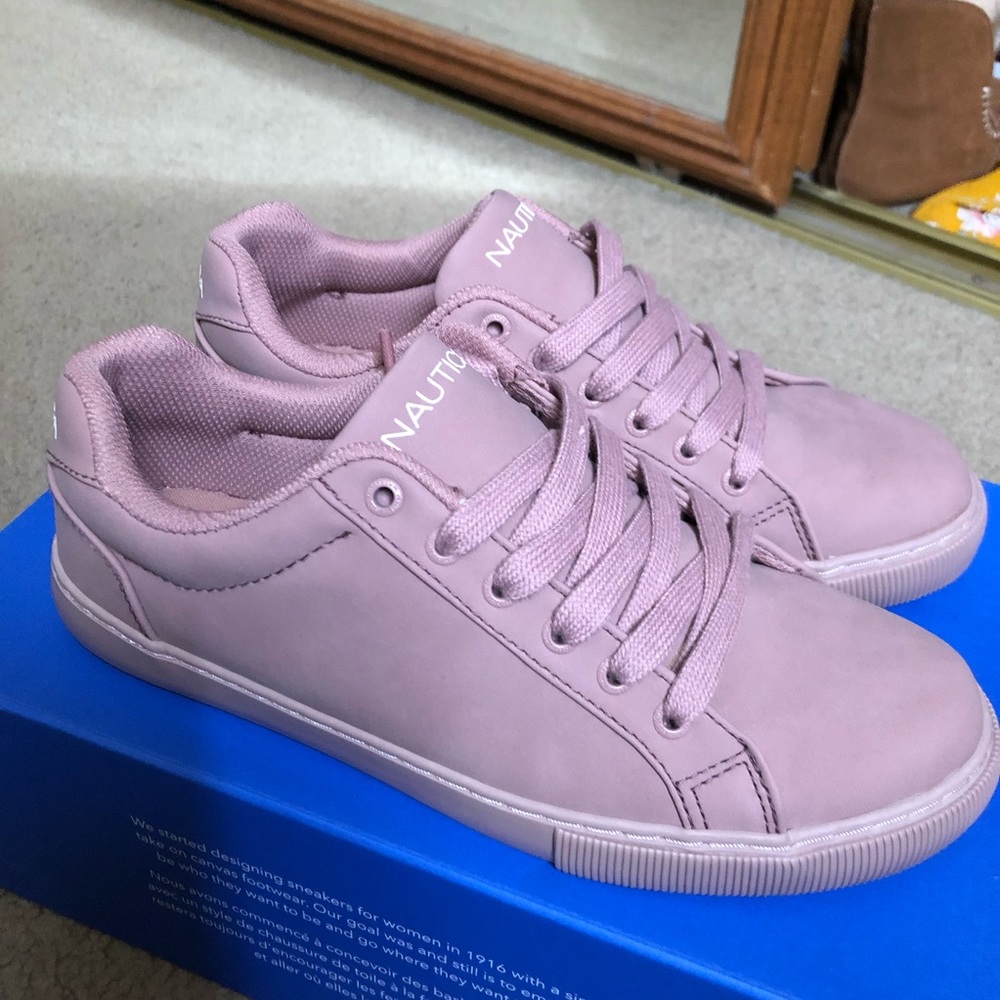 Mahogany rose Nautica shoes